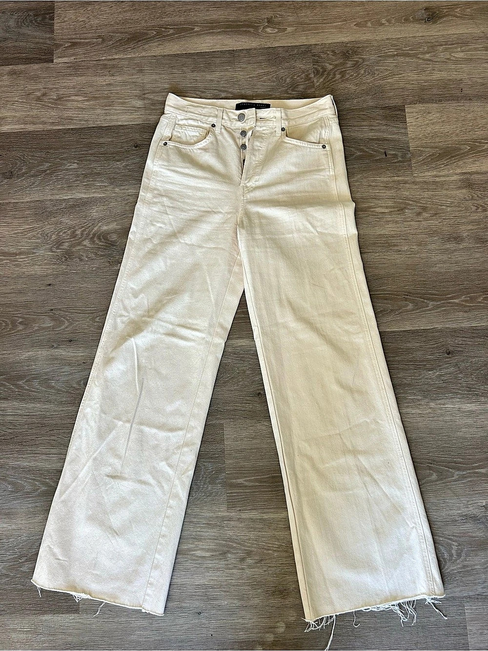 Veronica Beard Taylor Relaxed Wide Leg High Rise Jeans in Cream